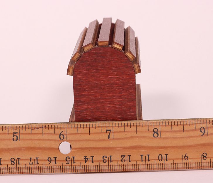 Green Classic Scale Saddle Stands for Model Horses or Dollhouses