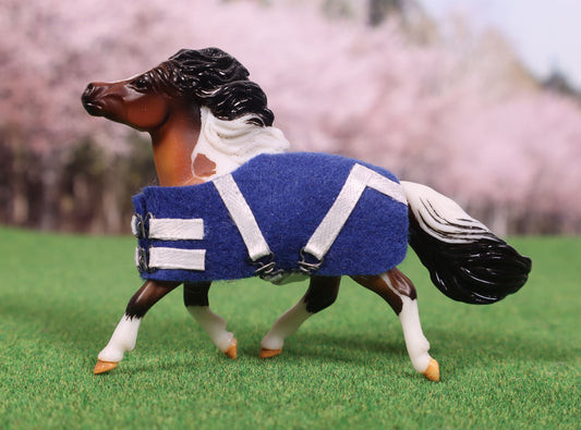 Blue and White Stable Blanket for Breyer Stablemates Model Horses - Made for G2 Pony Mold