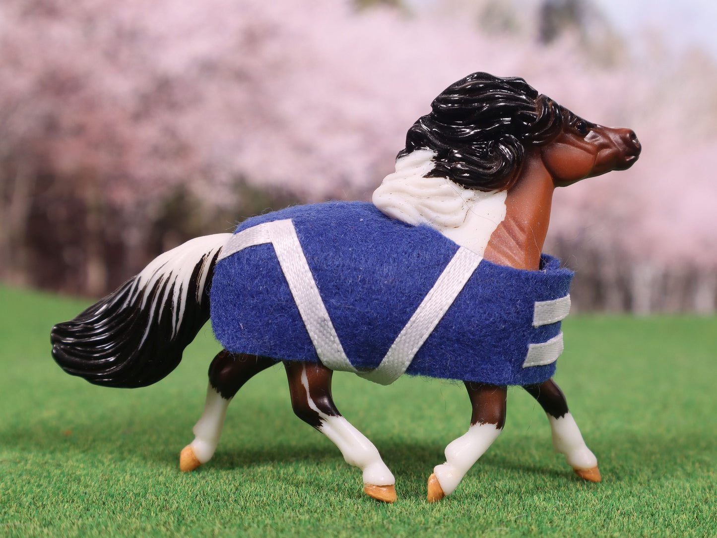 Blue and White Stable Blanket for Breyer Stablemates Model Horses - Made for G2 Pony Mold