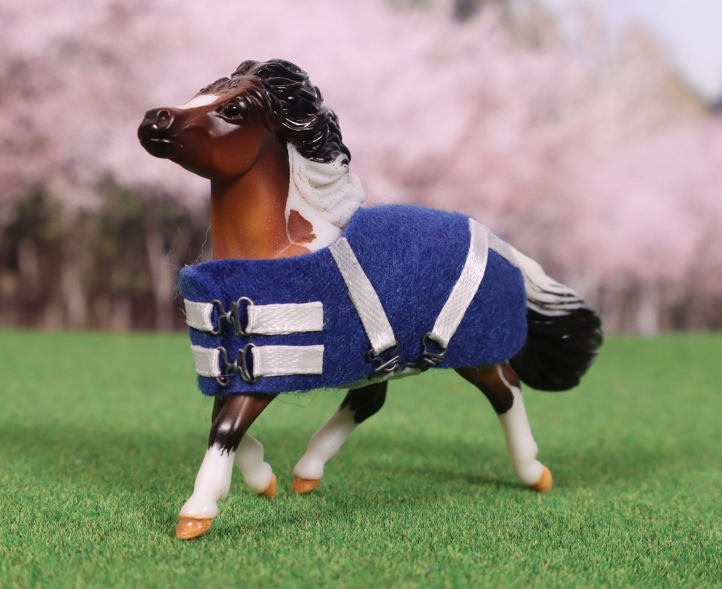 Blue and White Stable Blanket for Breyer Stablemates Model Horses - Made for G2 Pony Mold