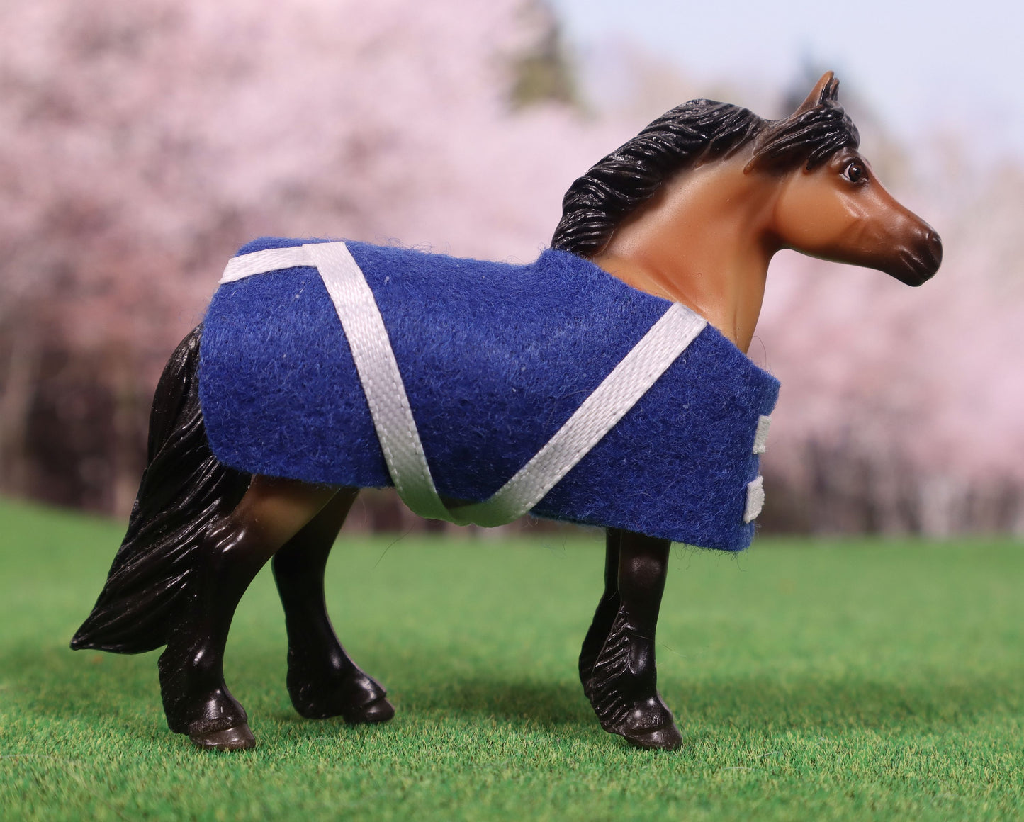 Blue and White Stable Blanket for Breyer Stablemates Model Horses - Made for G3 Pony Mold