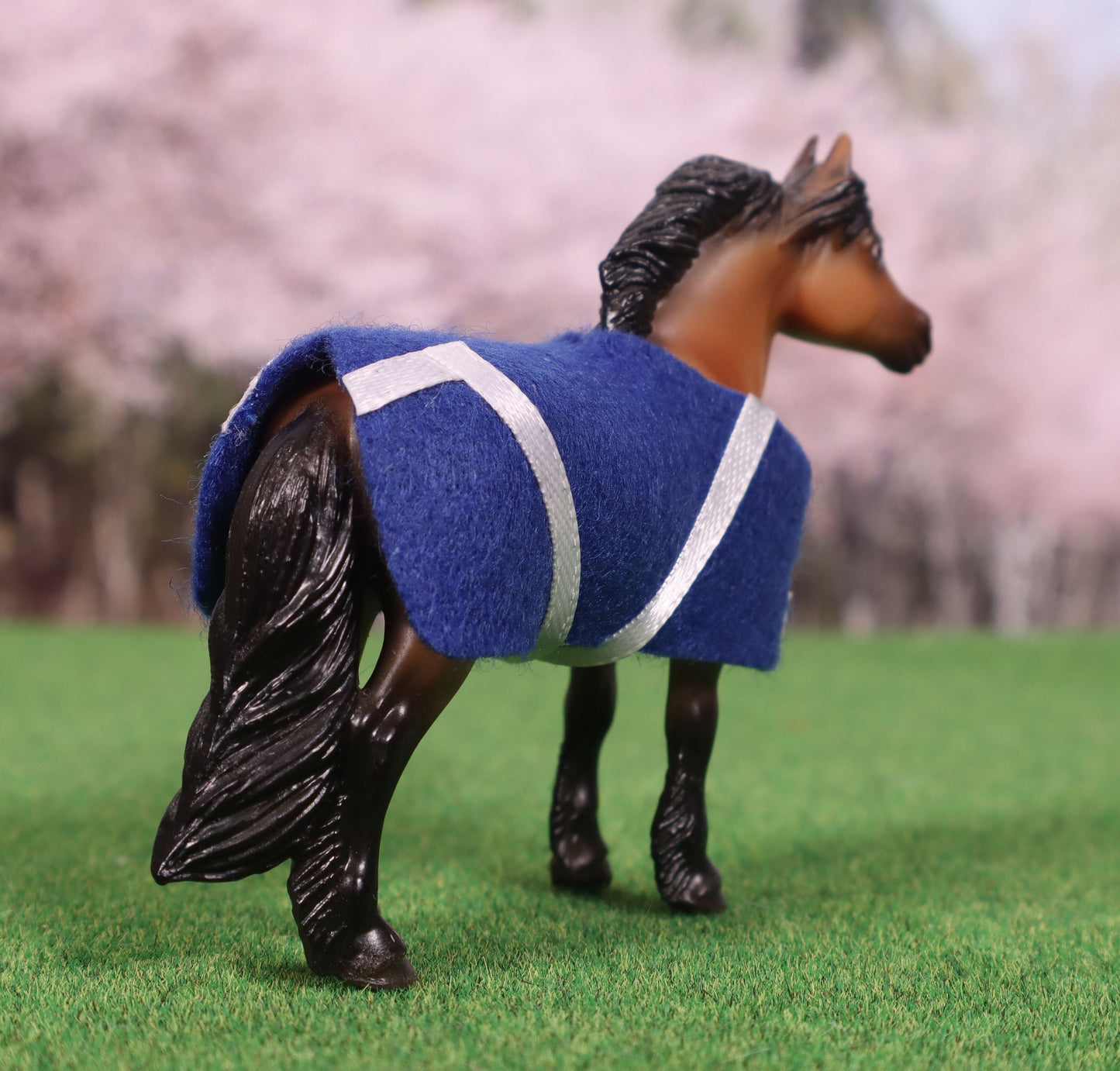 Blue and White Stable Blanket for Breyer Stablemates Model Horses - Made for G3 Pony Mold