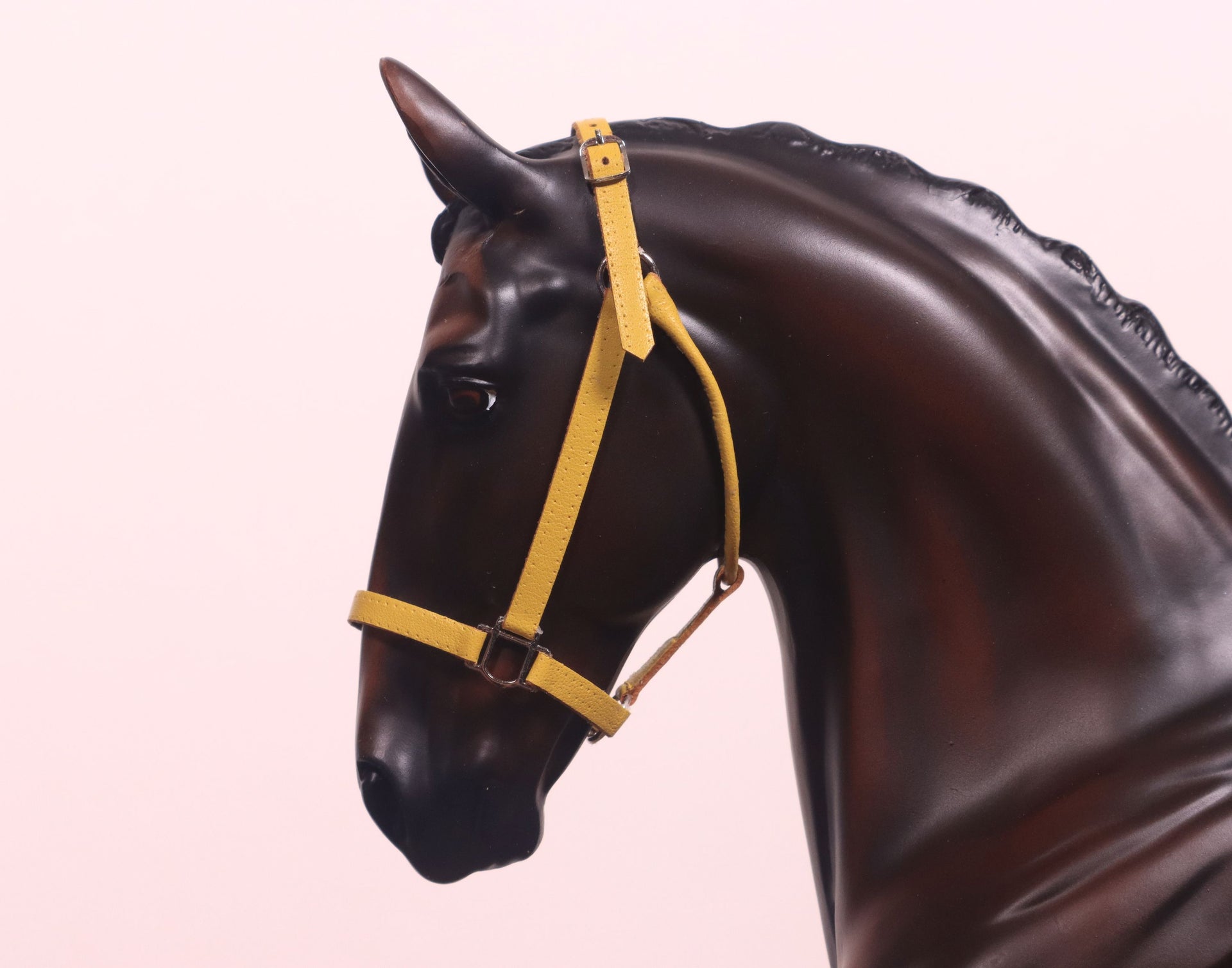 Breyer - 2456  Traditional: Leather Halter With Lead – Castle Toys